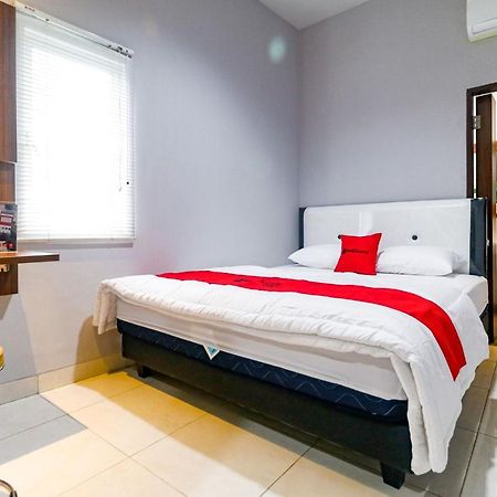 Reddoorz Near Kebon Jeruk Jakarta Exterior foto